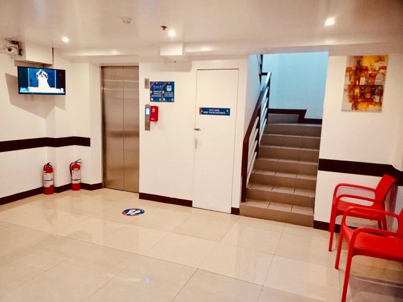 Oyo 888 City Stay Inns Fortview Bgc Pasig City Eksteriør billede