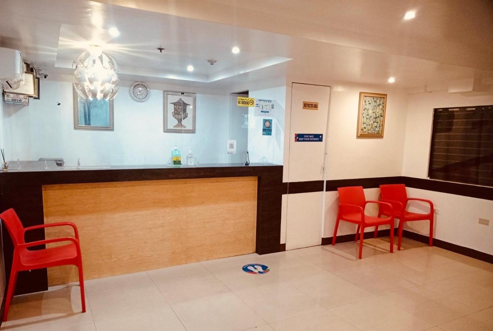 Oyo 888 City Stay Inns Fortview Bgc Pasig City Eksteriør billede